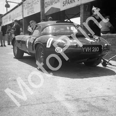 1964 4 Peter Sutcliffe Dickie Stoop lightweight E-type Jag (courtesy Ken Stewart) (4)