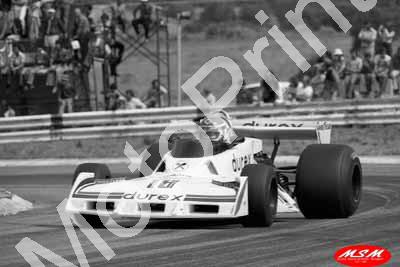1977 SA GP 18 Hans Binder Surtees TS19 (permission Malcolm Sampson Motorsport Photography) (5)