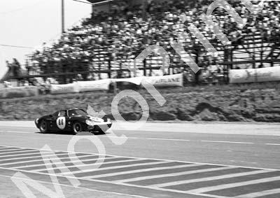 1967 SA GP support 88 Mike Hailwood Ferrari 250LM (courtesy David Swan) (1)