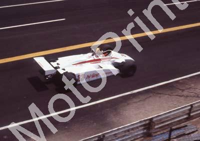 1982 SA GP 33 Derek Daly Theodore pre-race (Colin Watling Photographic) (2)