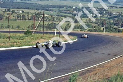 (thanks Stuart Falconer) a 156 1968 SA GP Van Rooyen Love's Cooper; Love BT20 cropped