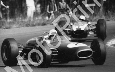 1965 (thanks Roger Pearce) P de Klerk Brabham BT11 (22)